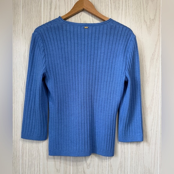 St. John Beautiful Blue Knit Top Size Small LNC - Picture 3 of 3